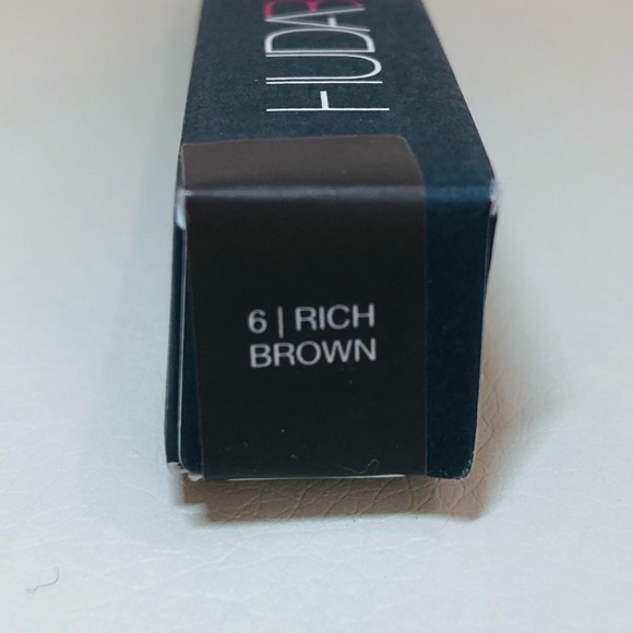 Huda Beauty #BOMBBROWS Full ‘n Fluffy Fiber Gel in Rich Brown - Picture 6 of 6